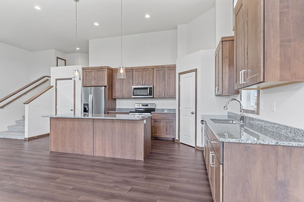 2714 10th St W - Photo 7 of 22