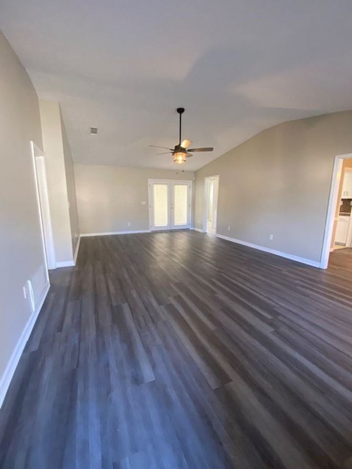 4212 Braddock Dr - Photo 3 of 23