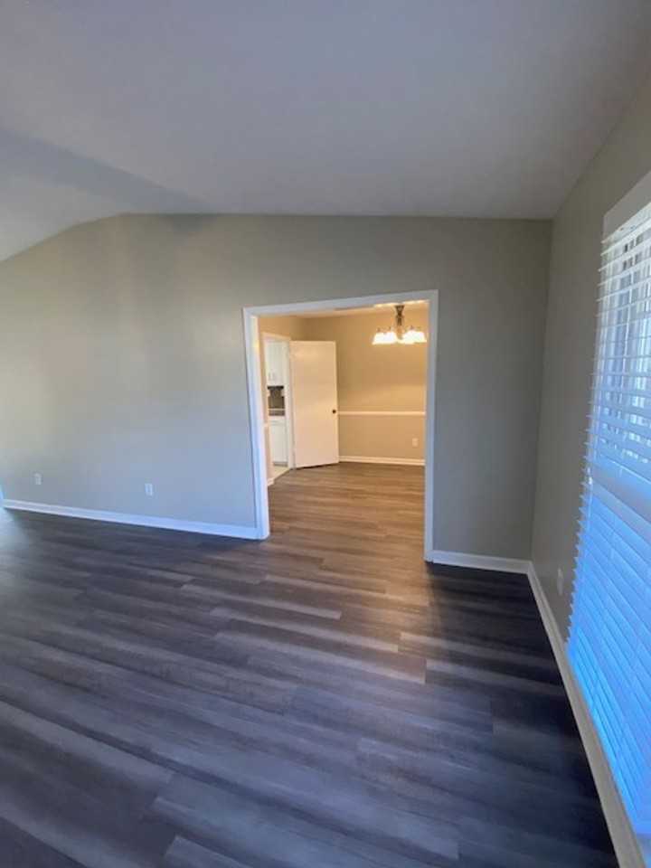 4212 Braddock Dr - Photo 4 of 23