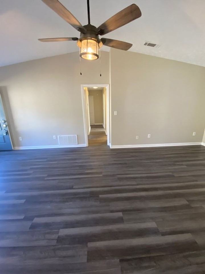 4212 Braddock Dr - Photo 5 of 23