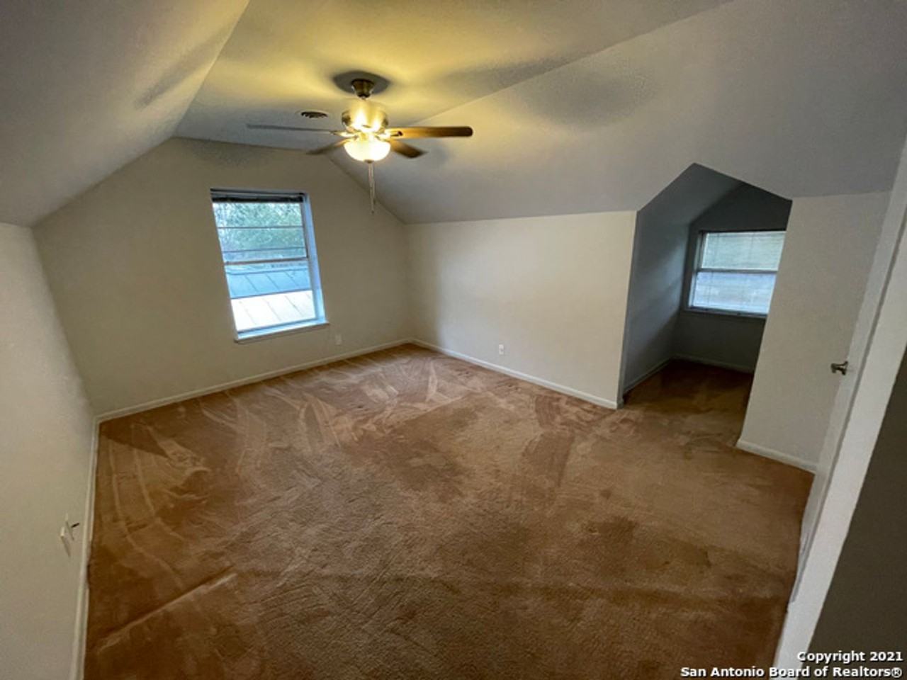 427 Indigo St - Photo 2 of 21