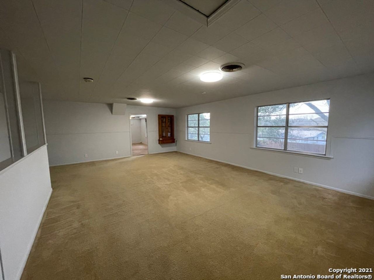 427 Indigo St - Photo 4 of 21