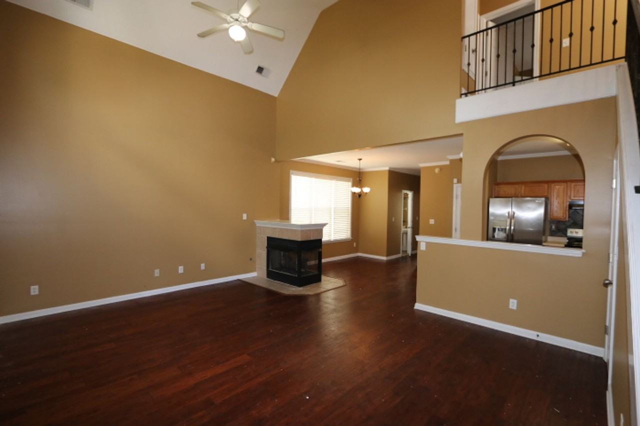 1219 Island Pl E - Photo 3 of 20