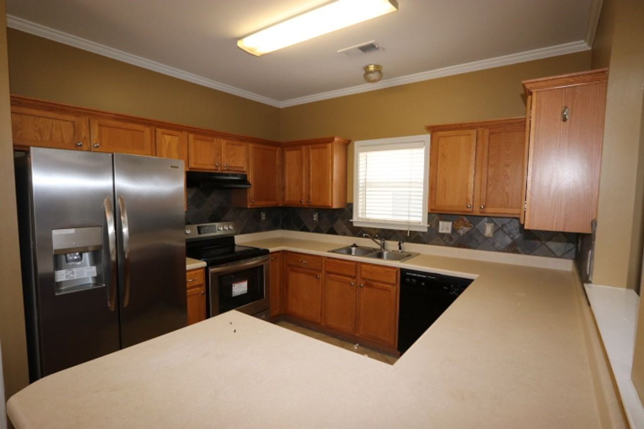 1219 Island Pl E - Photo 6 of 20