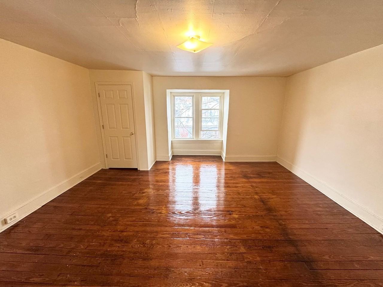 438 S Christian St - Photo 4 of 8