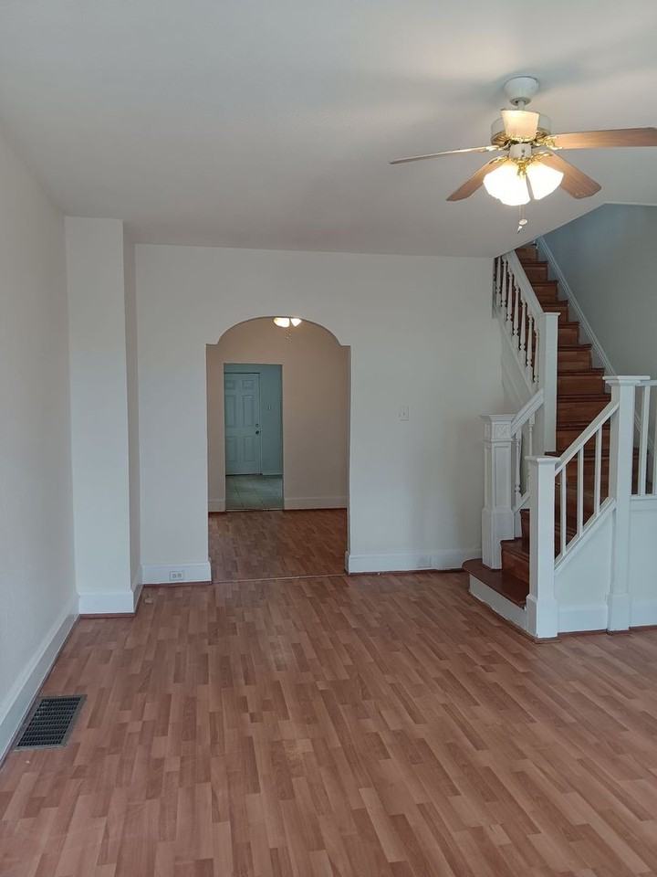 1238 N Alden St - Photo 2 of 8