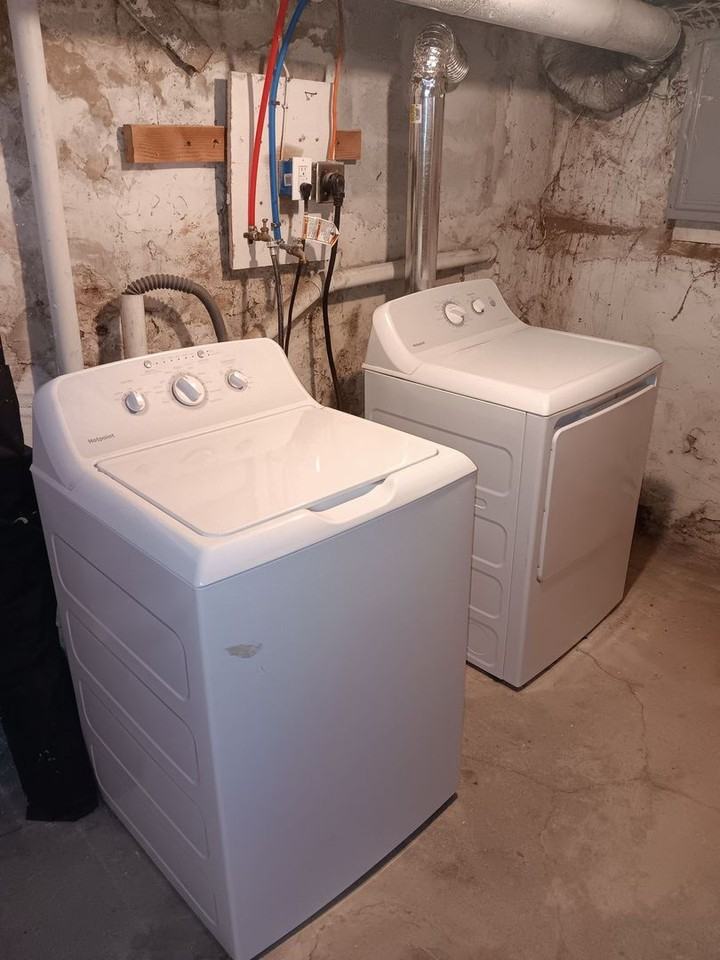 1238 N Alden St - Photo 6 of 8