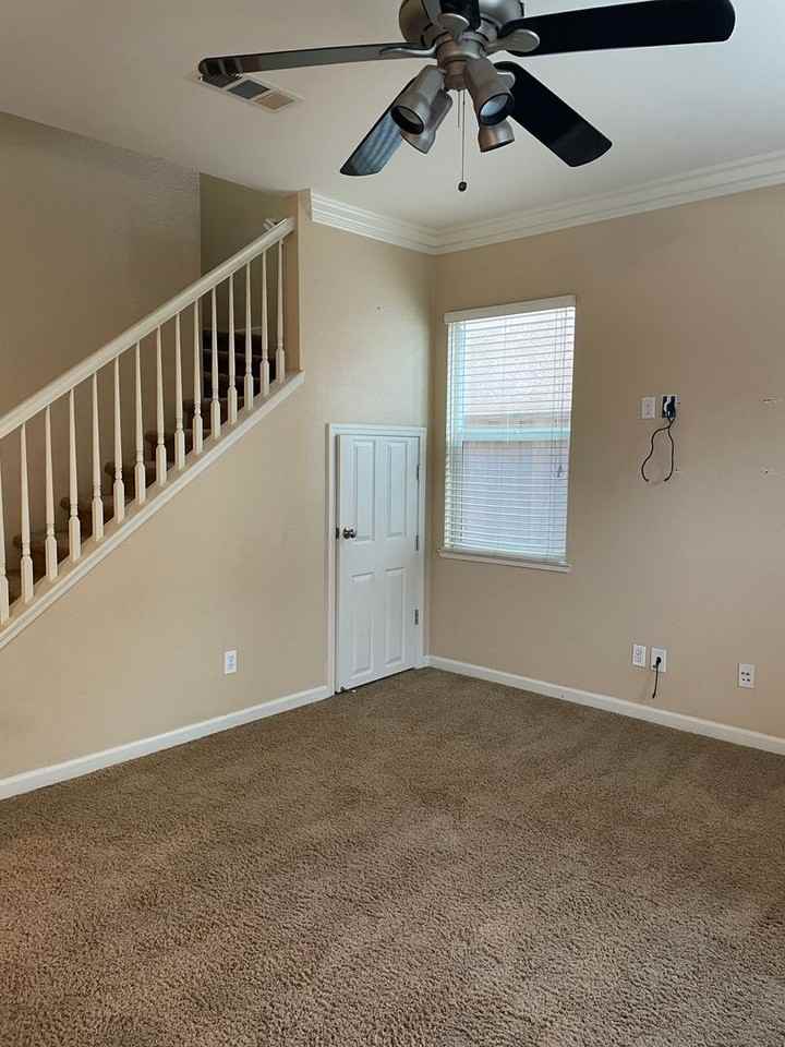 1542 Hearthsong Dr - Photo 5 of 25