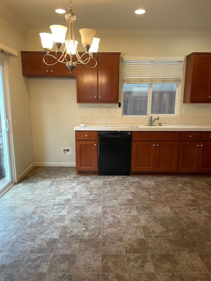 1542 Hearthsong Dr - Photo 6 of 25