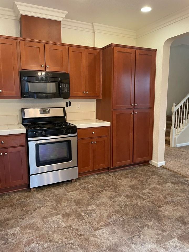 1542 Hearthsong Dr - Photo 7 of 25