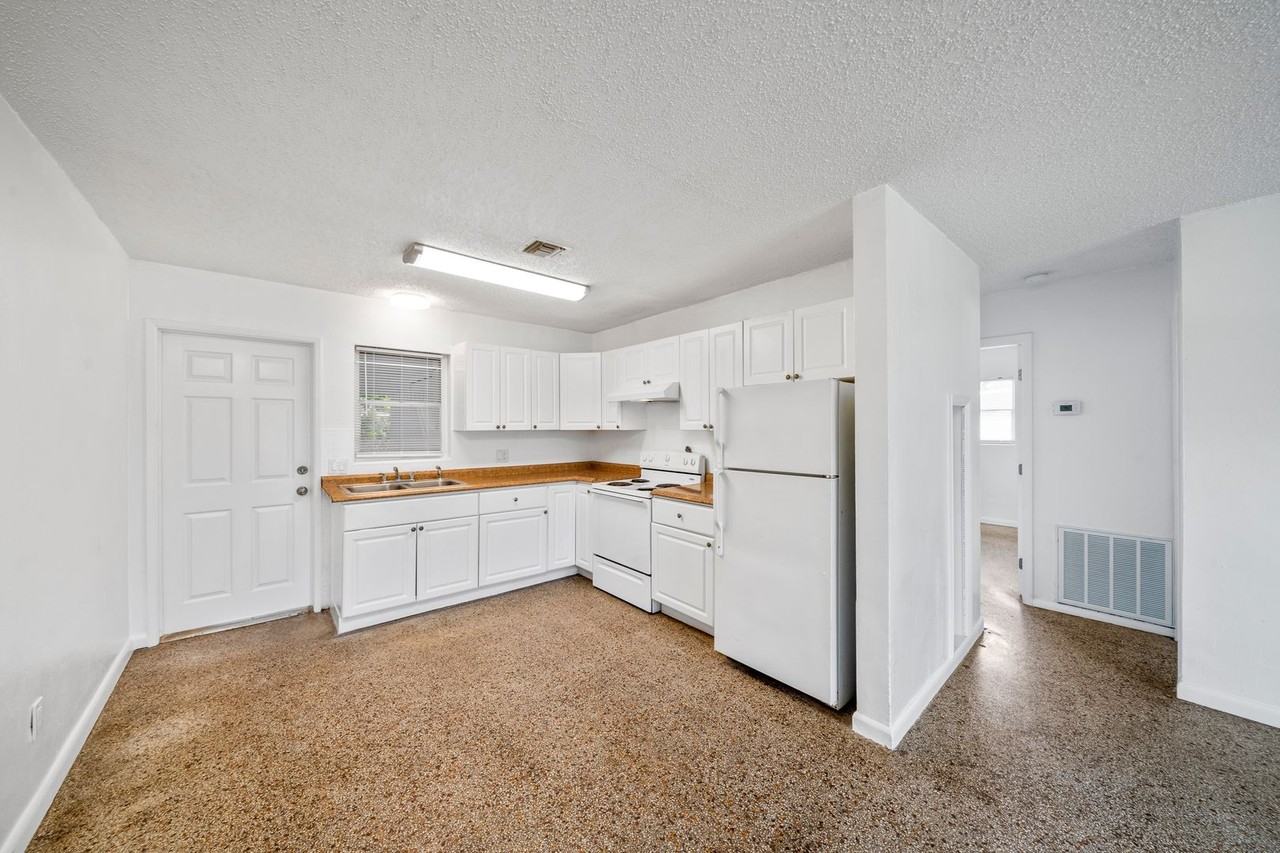 4117 18th Pl - Photo 5 of 19