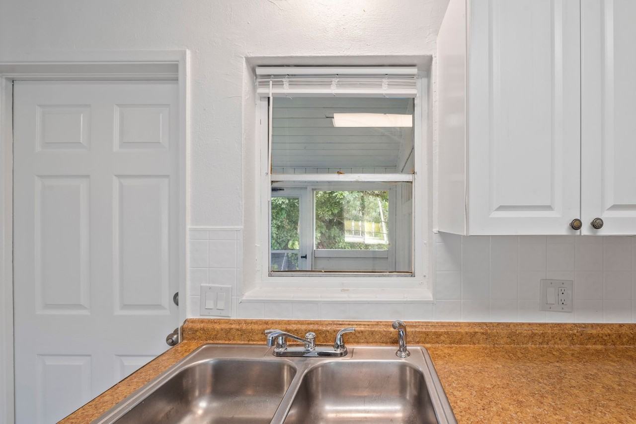 4117 18th Pl - Photo 7 of 19