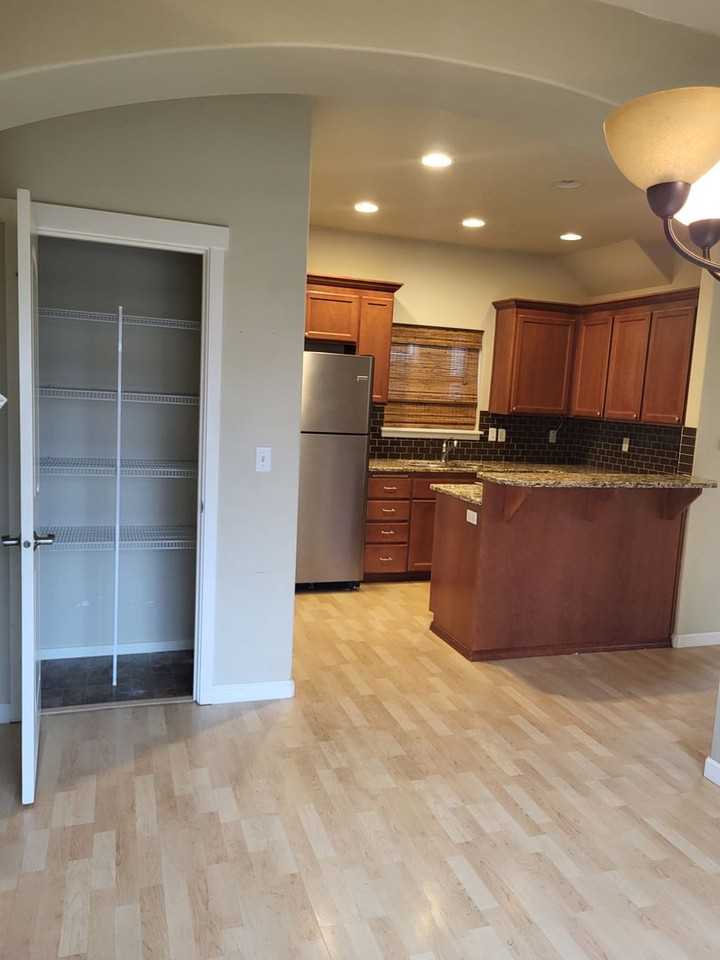 13309 94th Avenue Ct E - Photo 5 of 25