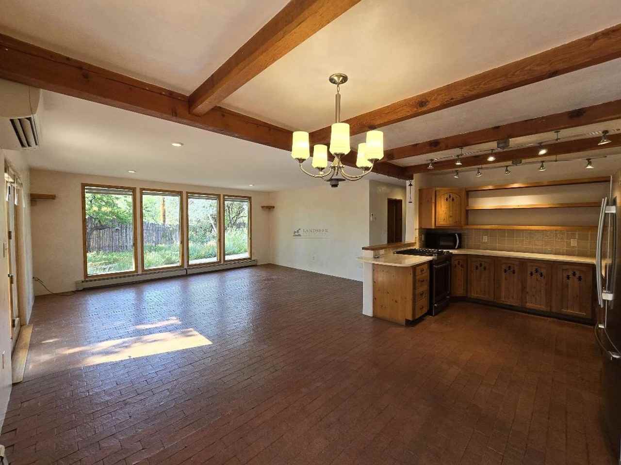 133 Valley Dr - Photo 5 of 34