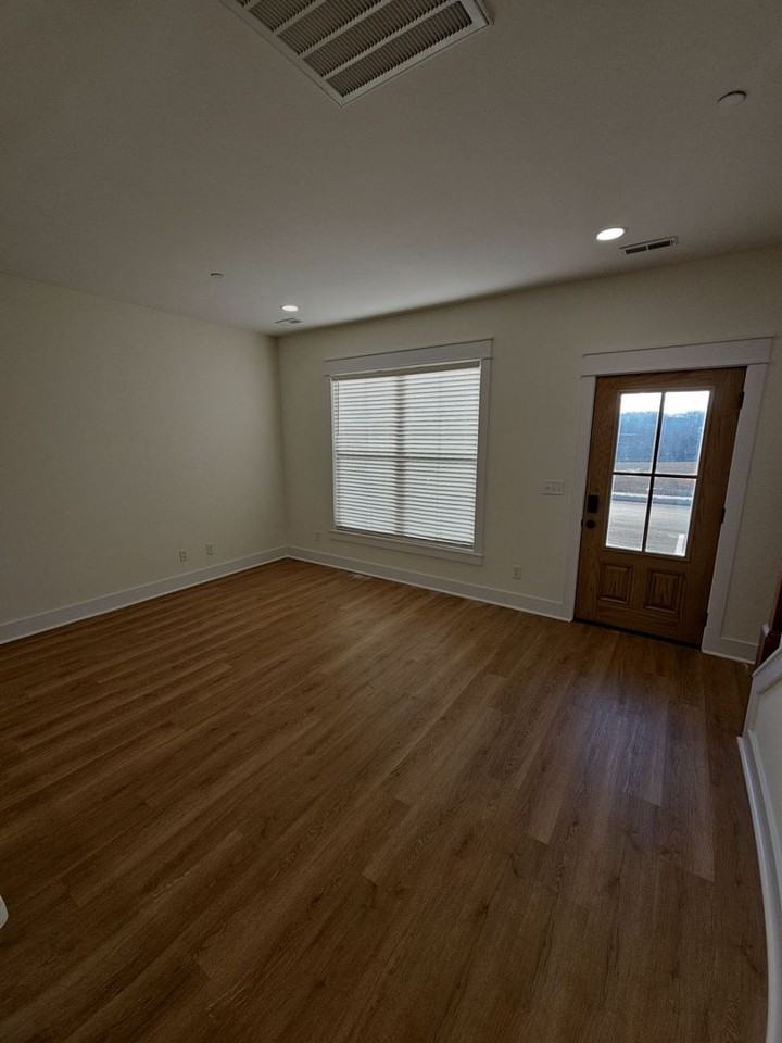 1339 Belfair St - Photo 3 of 20