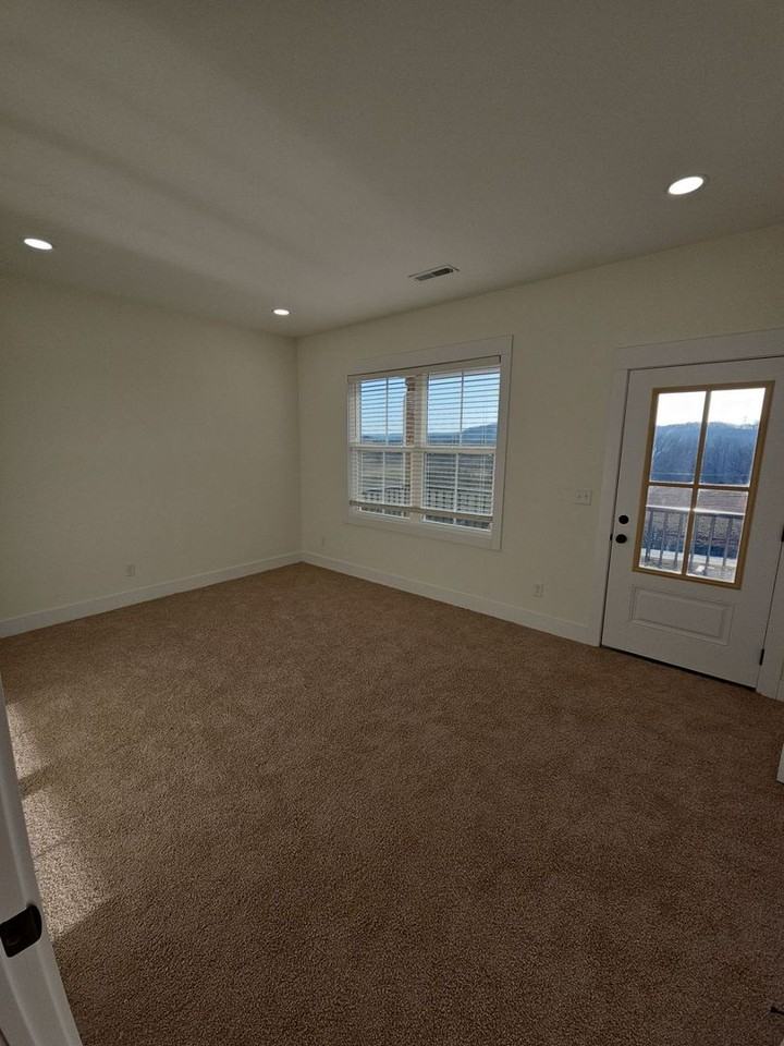 1339 Belfair St - Photo 4 of 20