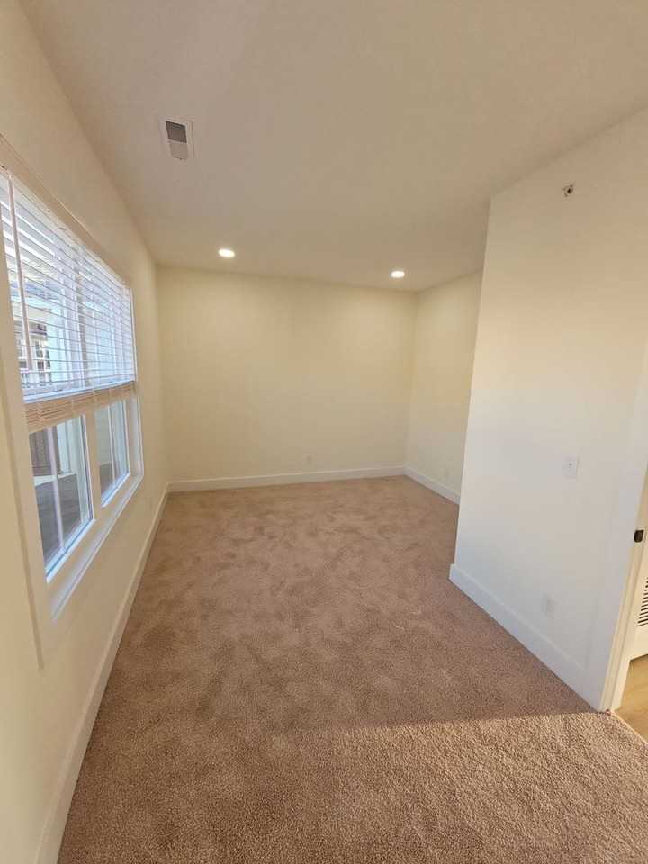 1339 Belfair St - Photo 6 of 20