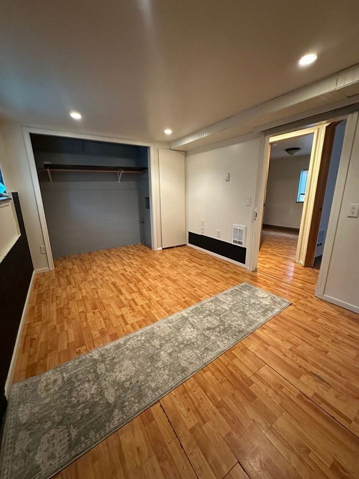 6213 Commercial Ave - Photo 4 of 15