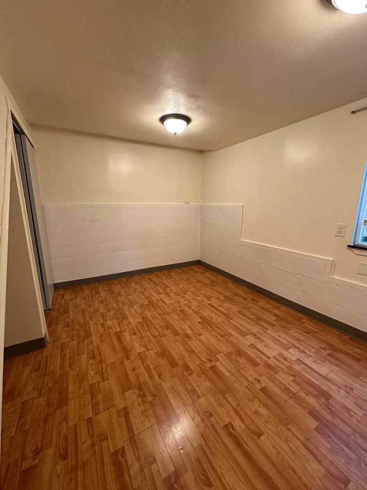 6213 Commercial Ave - Photo 7 of 15