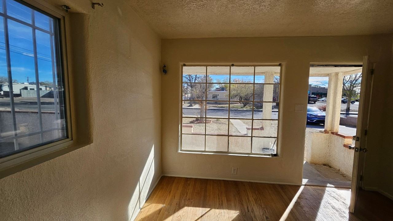 5321 Marble Ave Ne - Photo 4 of 15