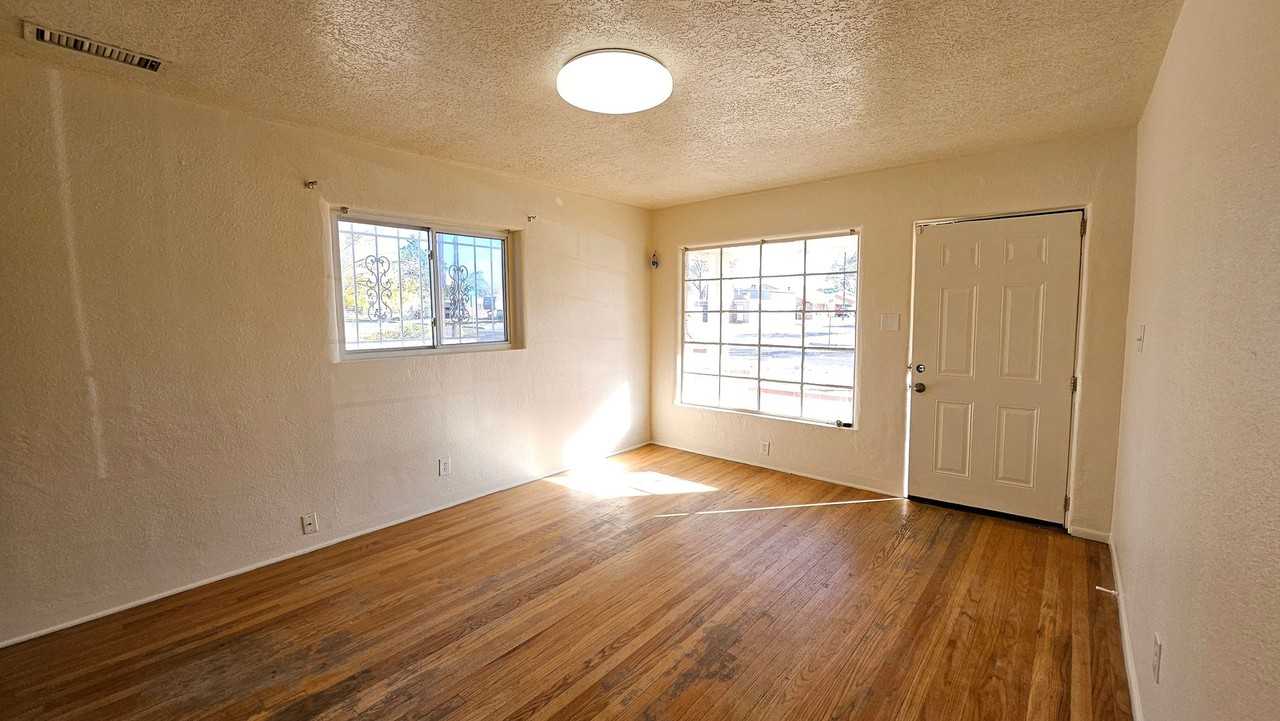 5321 Marble Ave Ne - Photo 7 of 15