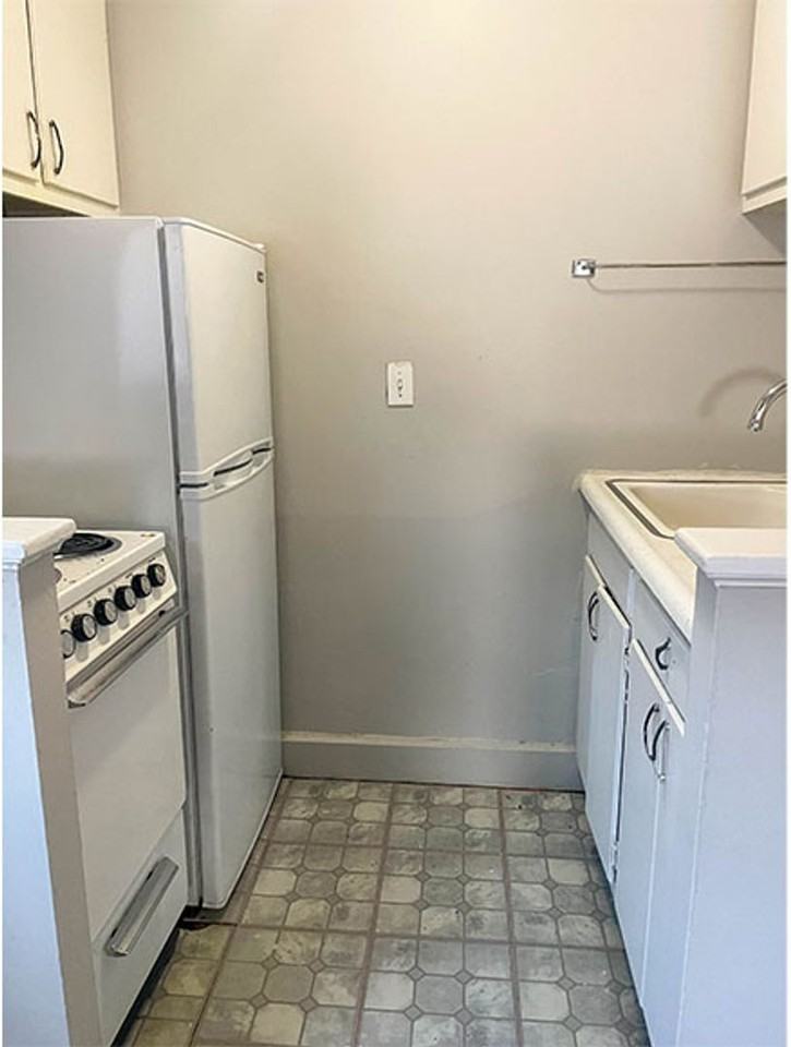 Senator Place - Photo 6 of 18