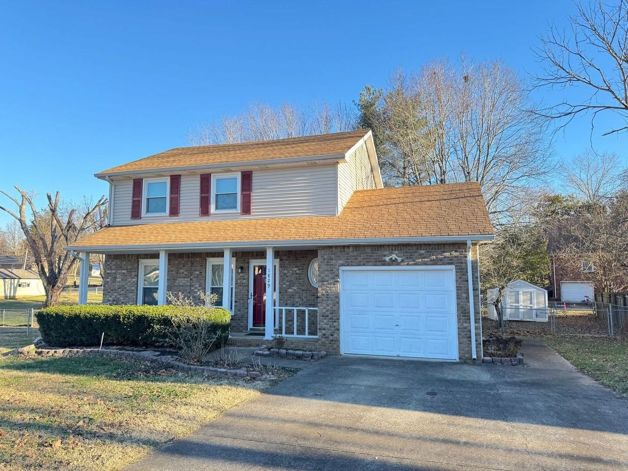 1829 Bourne Cir - Photo 2 of 25