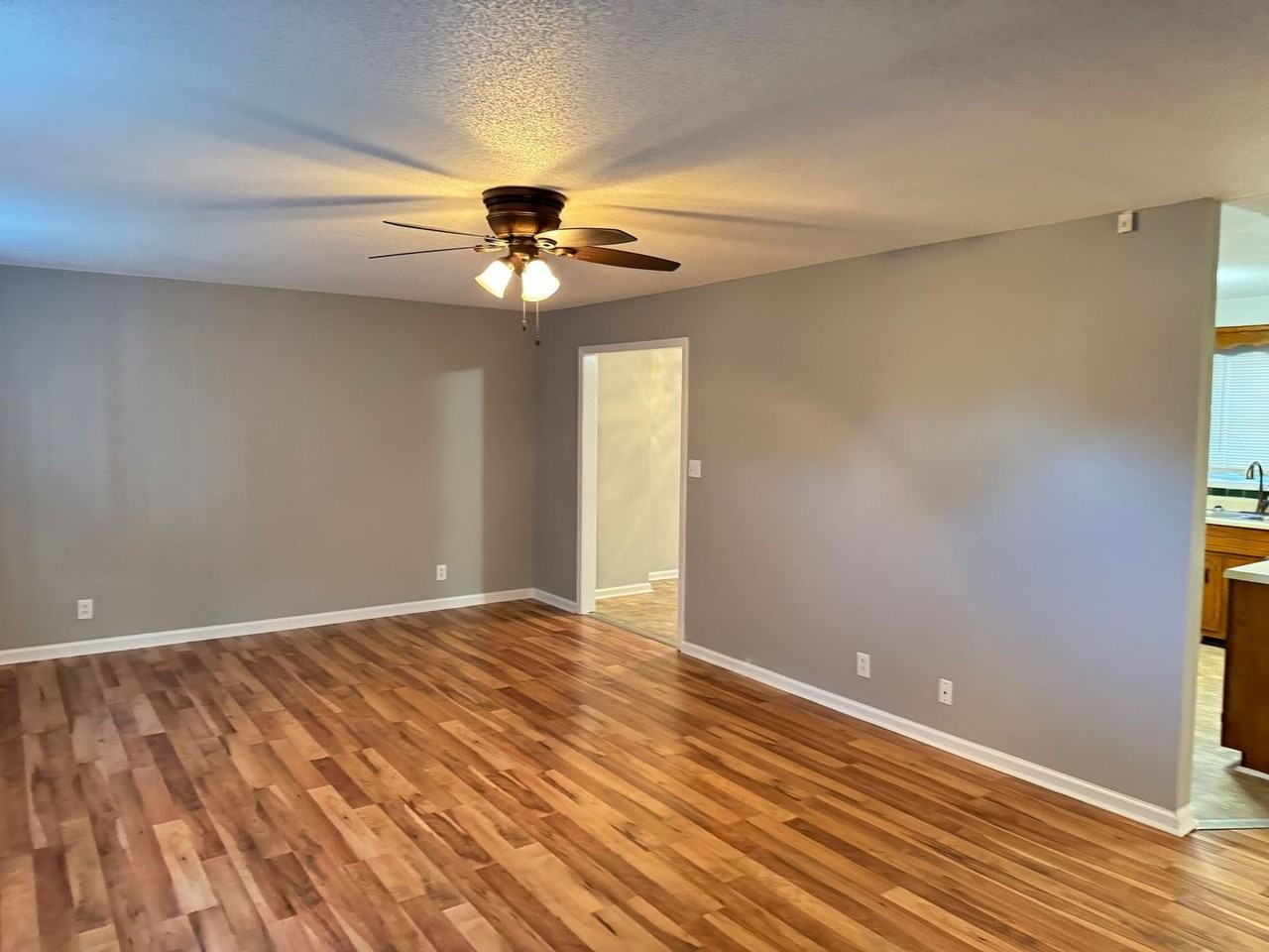 1829 Bourne Cir - Photo 4 of 25