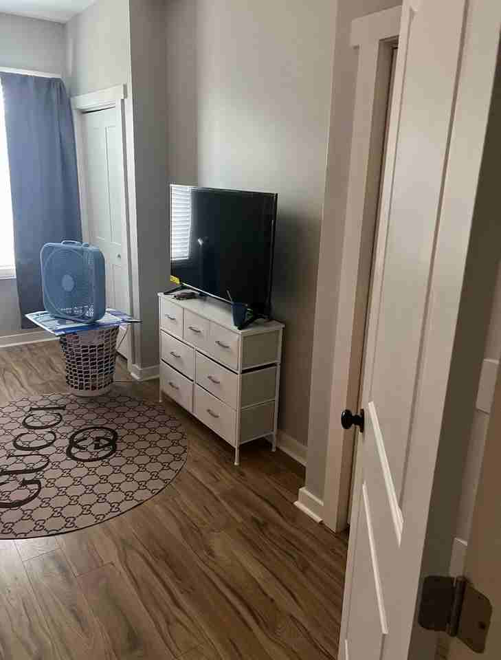 1917 W Madison St - Photo 7 of 14