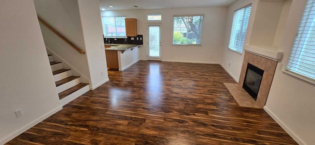 2512 Bickford Cir - Photo 3 of 35