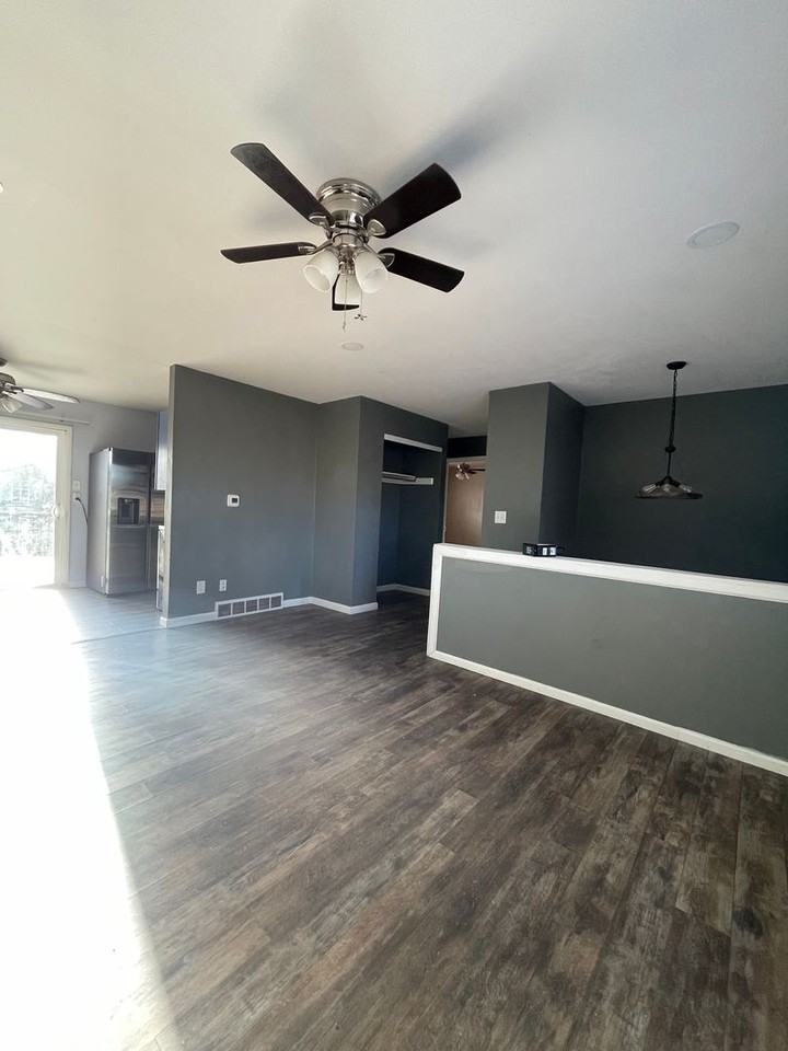 1556 Chadwick Dr - Photo 2 of 19