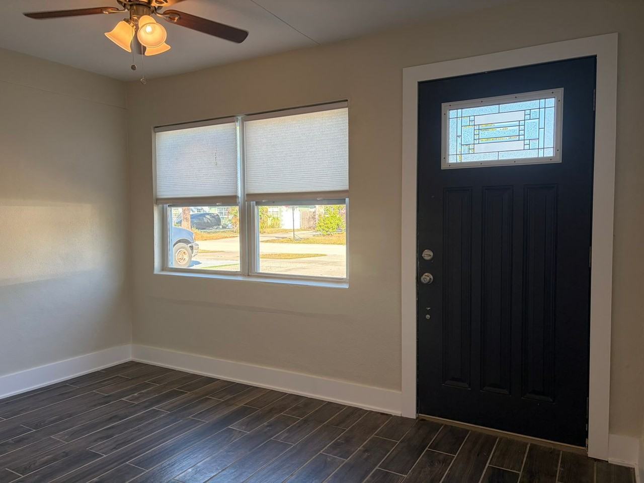 736 86th Ave N - Photo 2 of 36