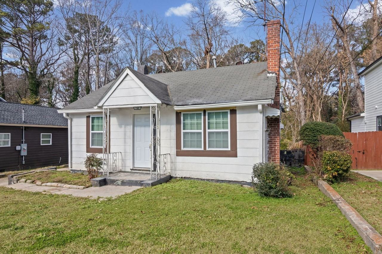 1971 Detroit Ave Nw - Photo 3 of 27