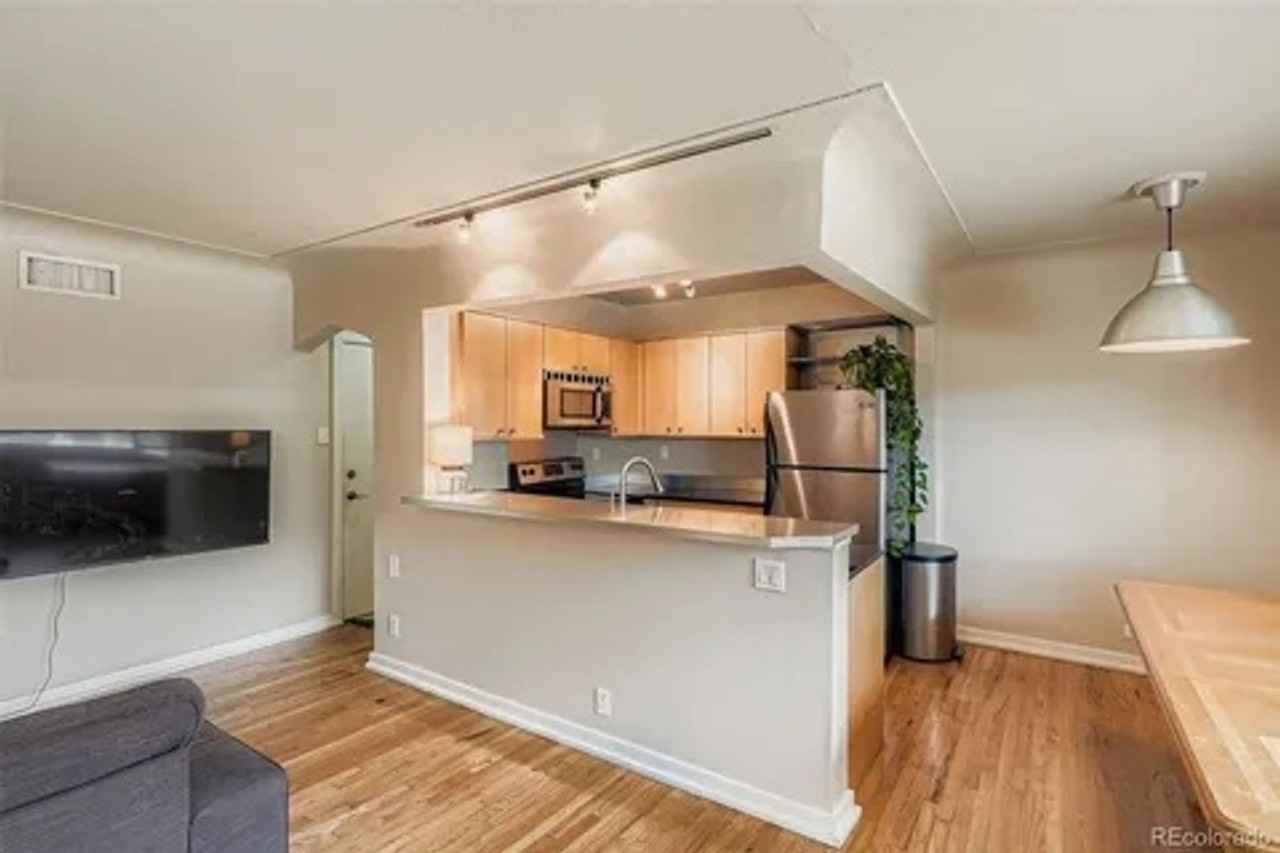 636 N Washington St - Photo 4 of 25