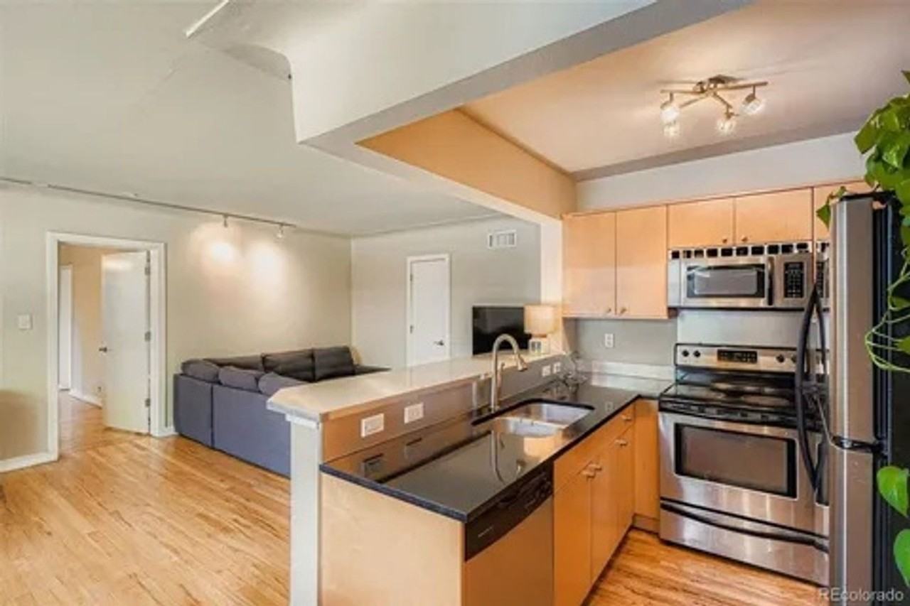 636 N Washington St - Photo 6 of 25