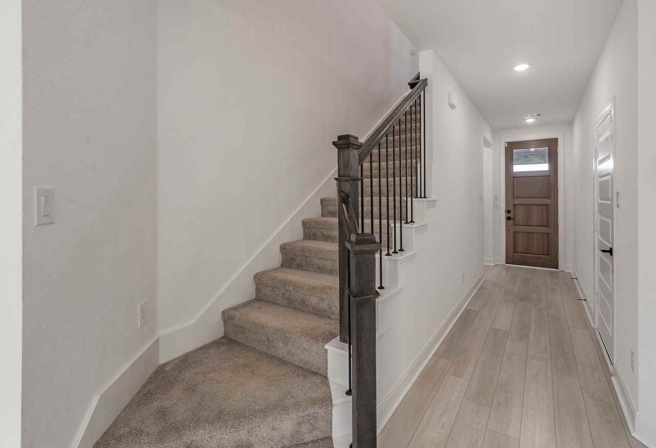 13361 Hedgebrook Pl - Photo 3 of 32