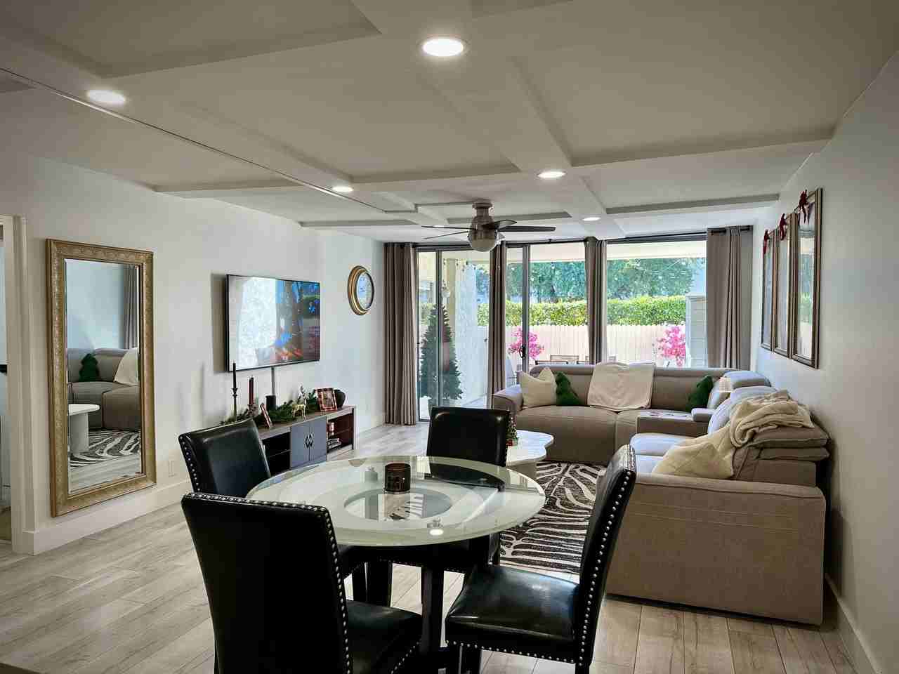 7625 E Camelback Rd - Photo 2 of 17