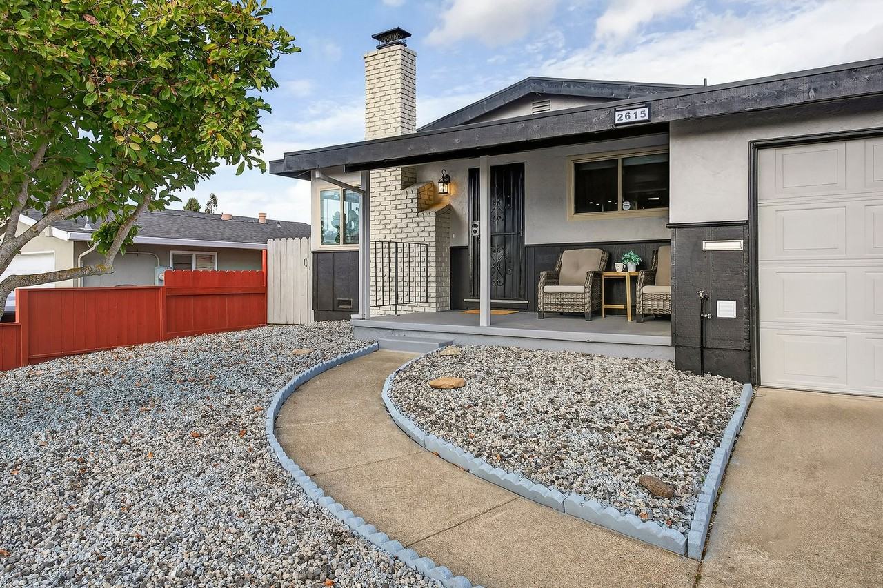 2615 Henry Ave - Photo 2 of 20