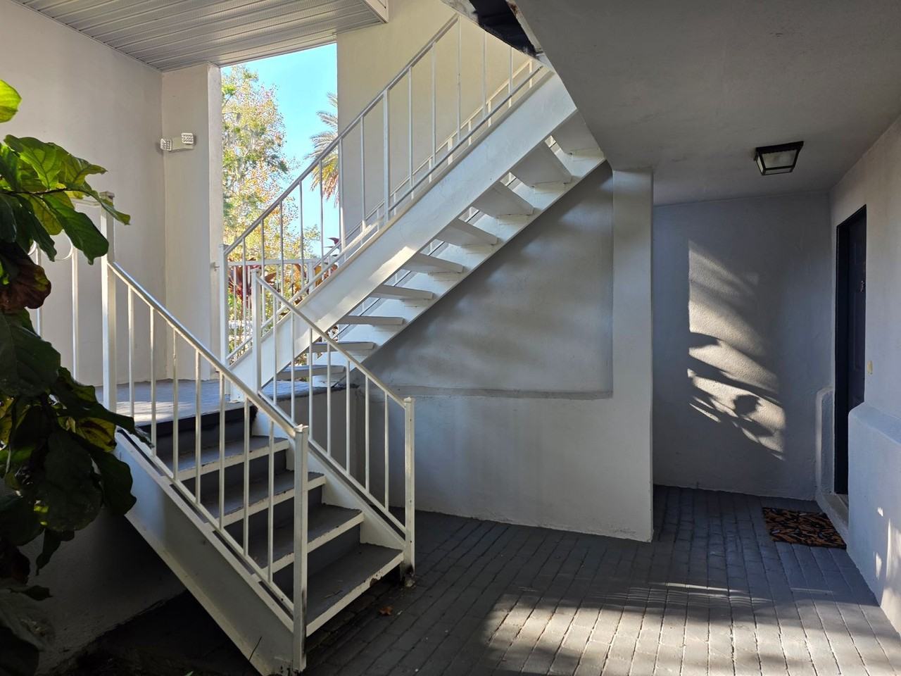 1105 Clubside Dr - Photo 2 of 23