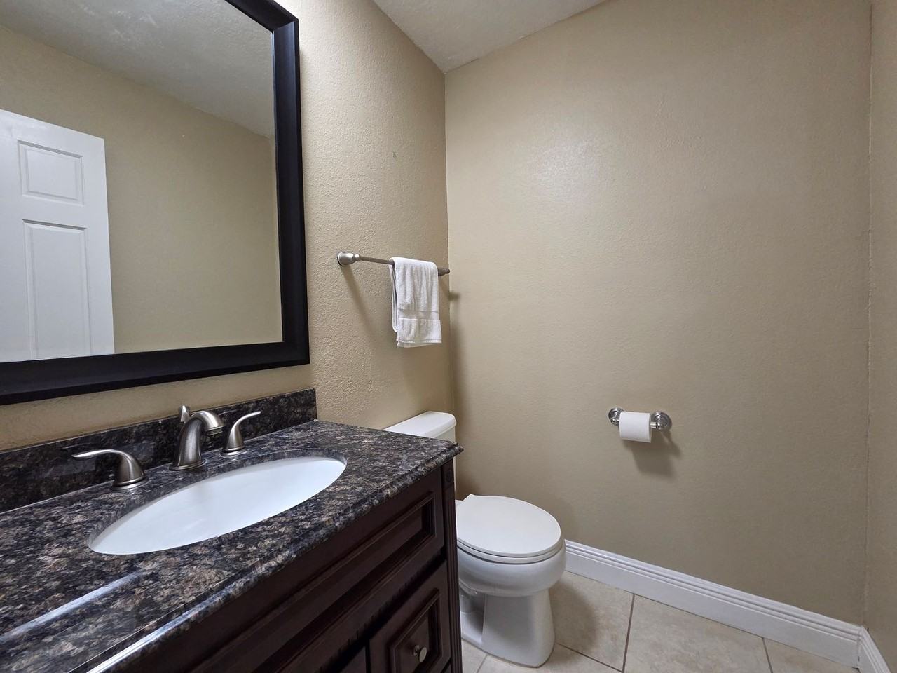 1105 Clubside Dr - Photo 7 of 23