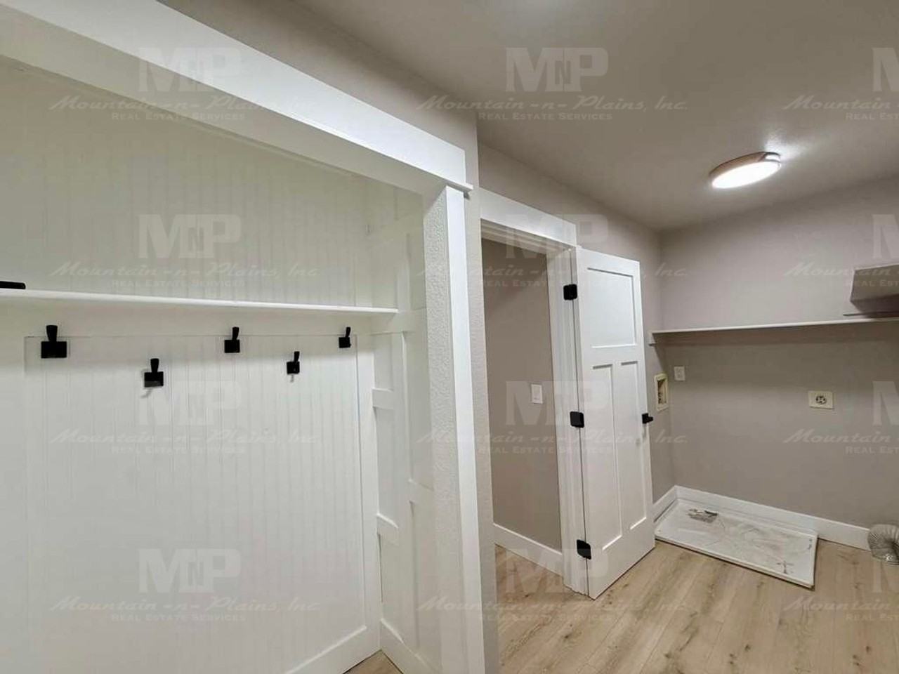 724 Ponderosa Dr - Photo 6 of 19