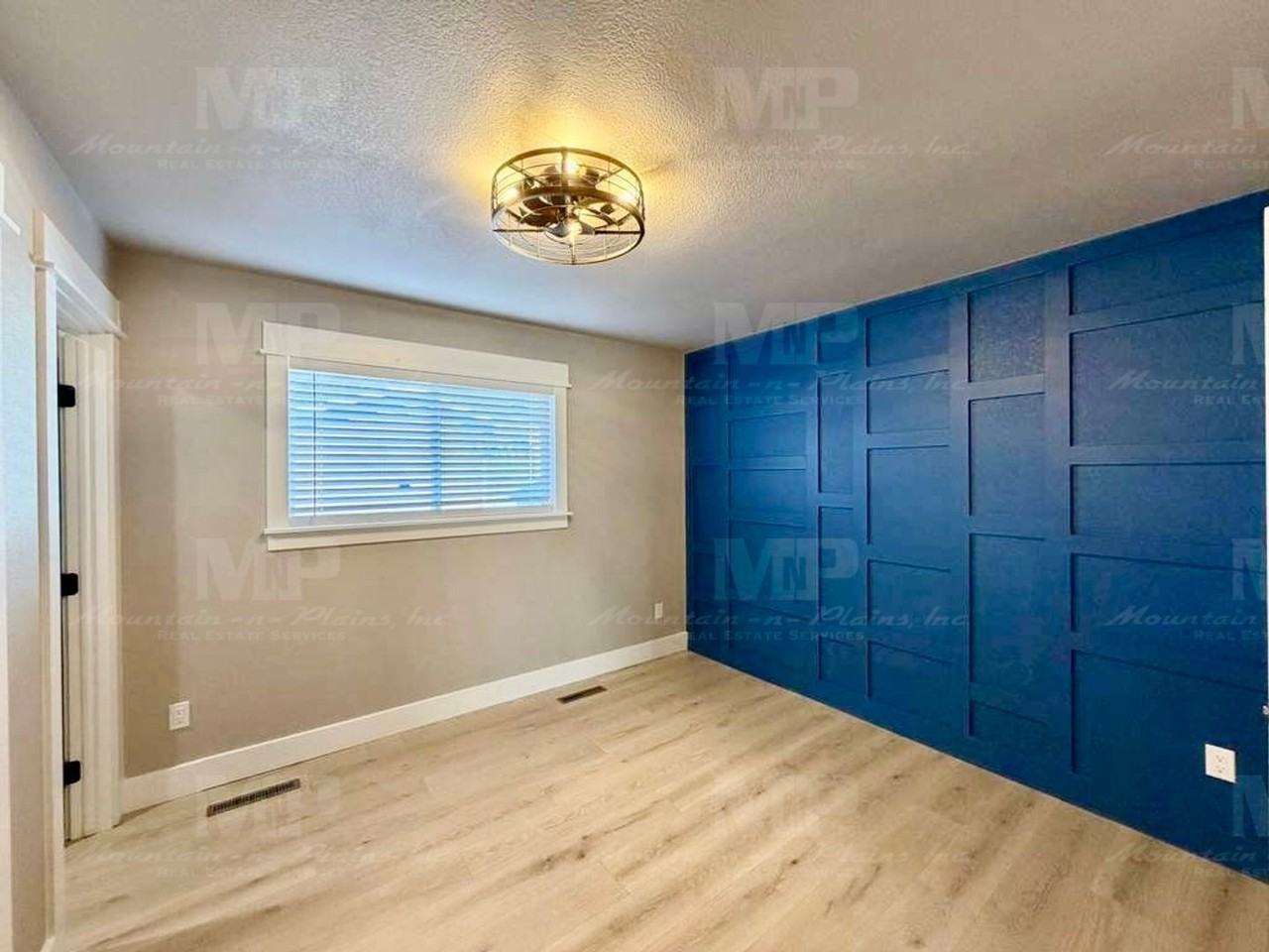 724 Ponderosa Dr - Photo 7 of 19