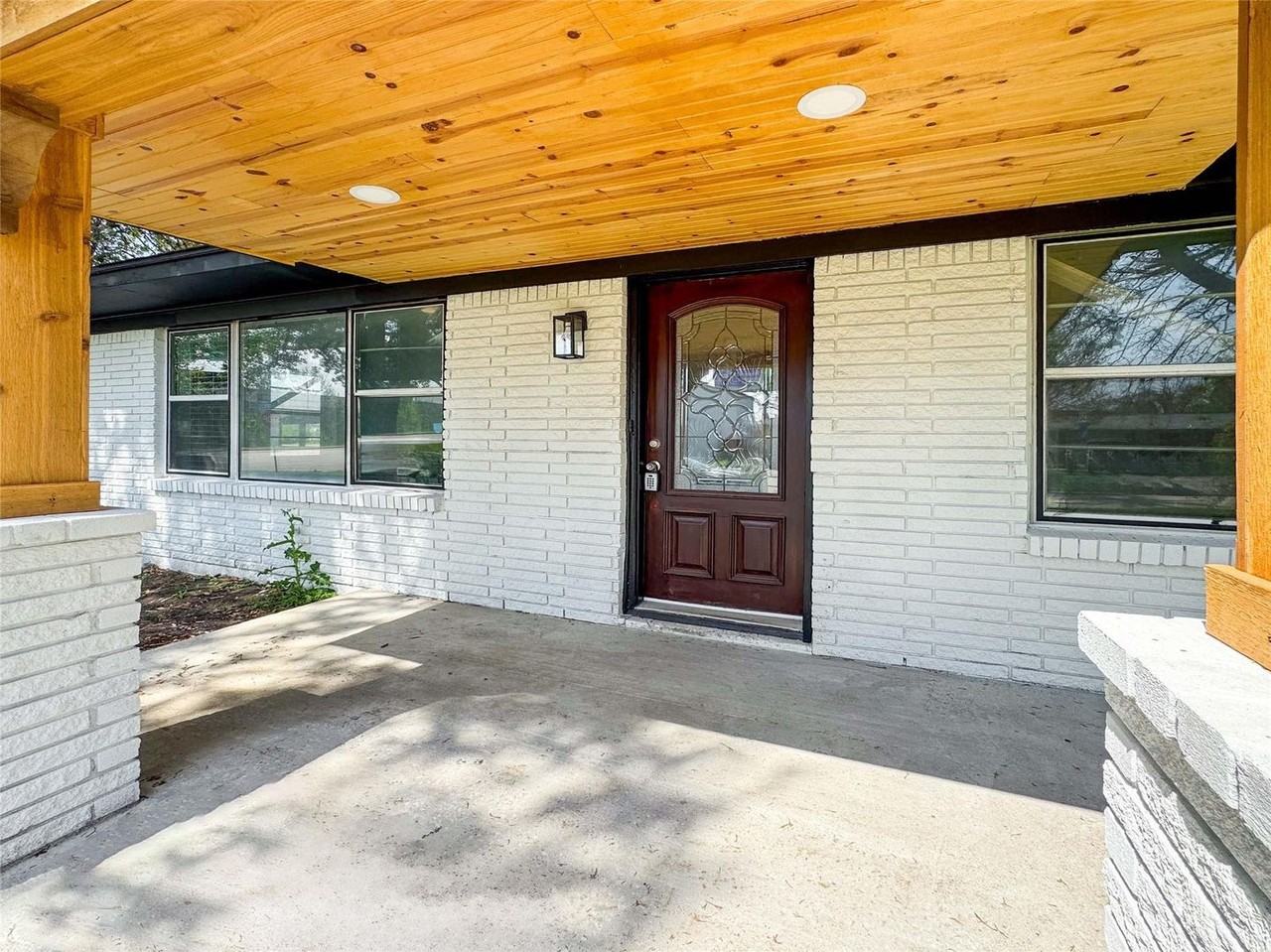 2108 Ontario St - Photo 3 of 18