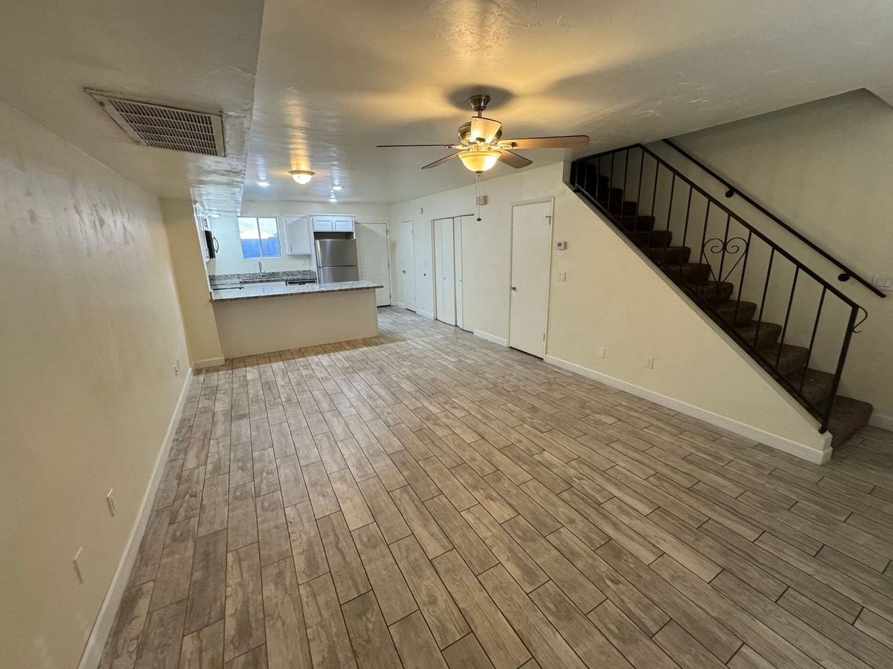 6140 W Townley Ave - Photo 5 of 21