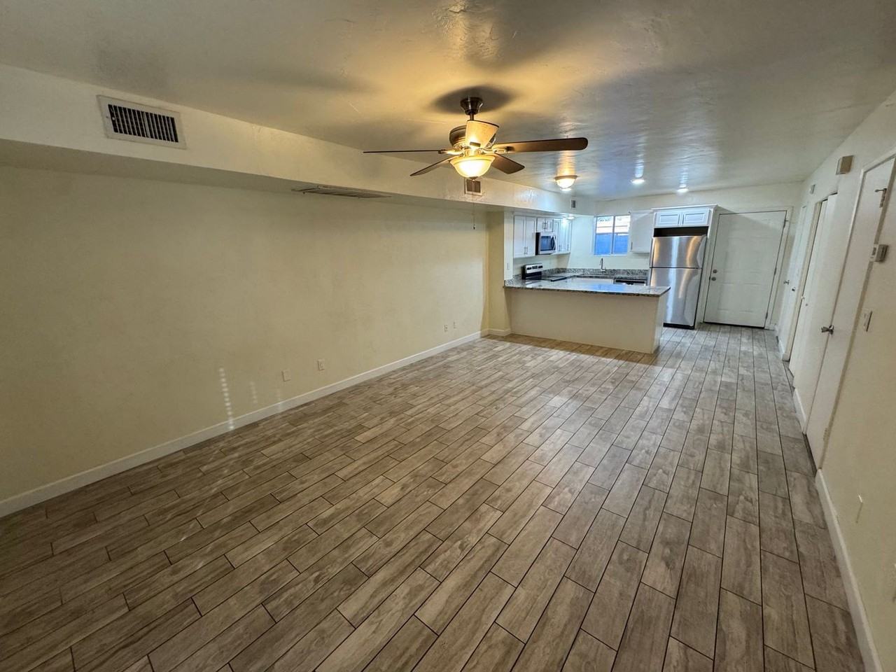 6140 W Townley Ave - Photo 6 of 21