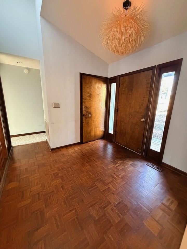 103 Chestnut Rdg - Photo 2 of 31