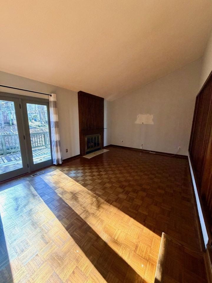 103 Chestnut Rdg - Photo 4 of 31