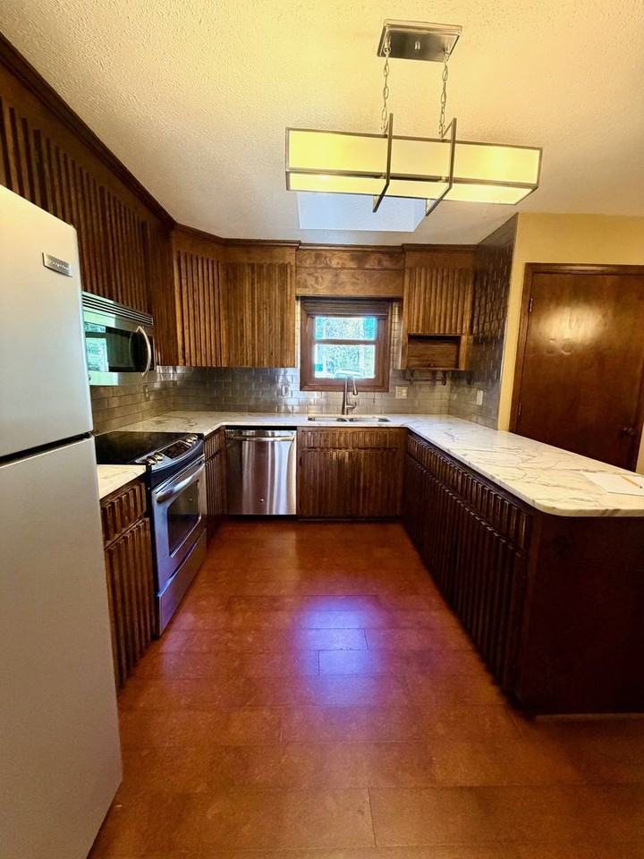 103 Chestnut Rdg - Photo 5 of 31