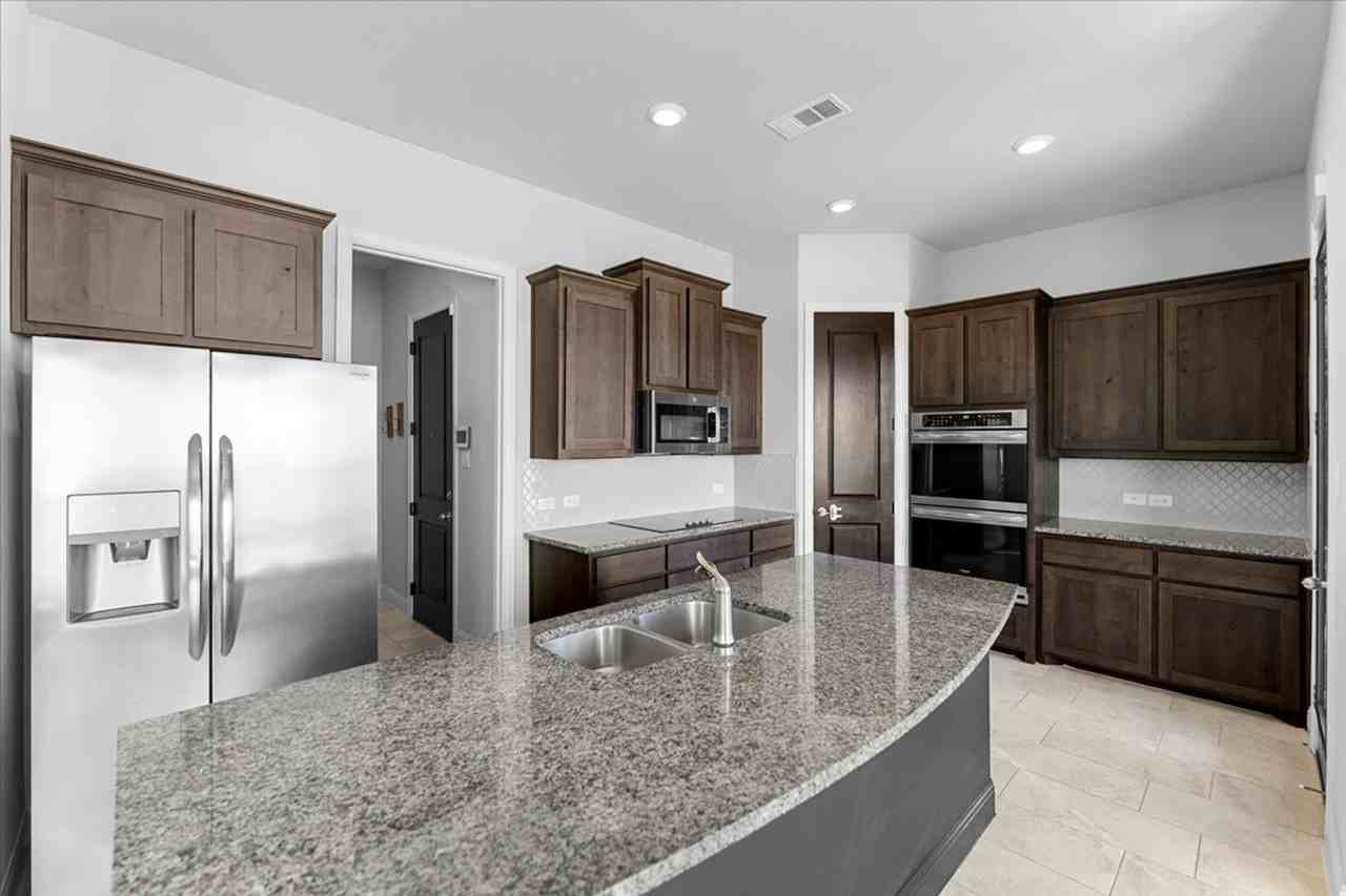 6320 6320 Starr Drive - 6320 Starr Drive - Photo 6 of 40