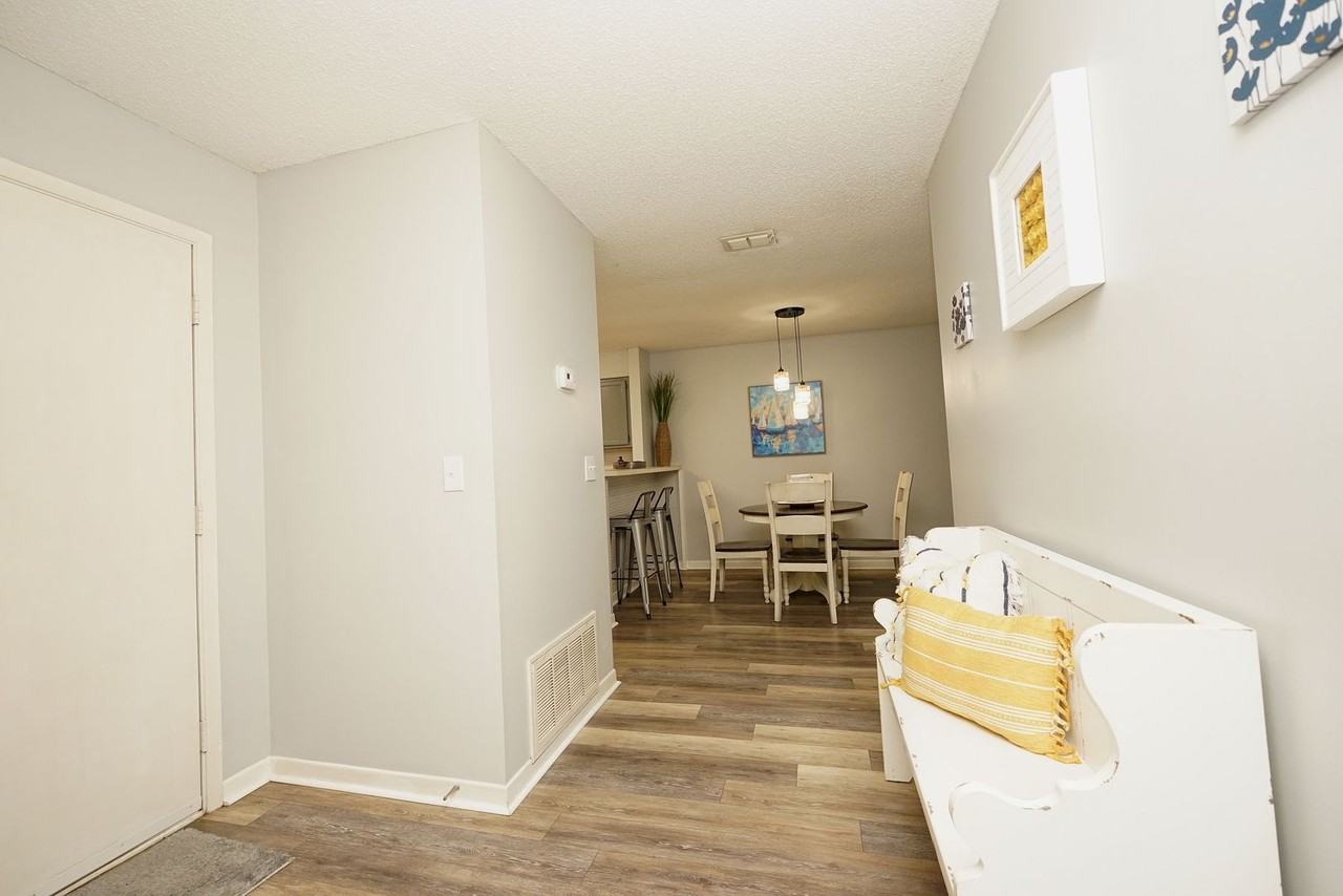 55 Bay Dr - Photo 2 of 26